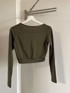 Activewear Long Sleeve Cropped Top