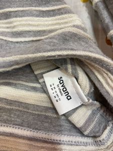 Grey stripped lace-collar knit top