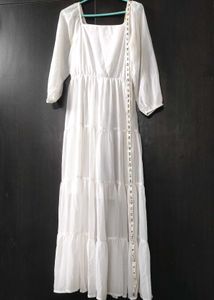 *Price drop* M White Tiered Maxi Dress