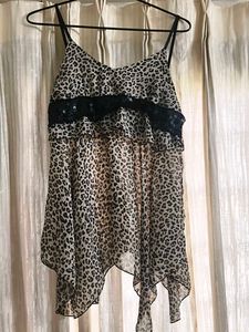 Y2K V neck leopard print top