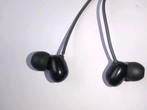 Many Ear Device