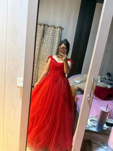 Stunning Red Embellished Gown❤️🌻🎀