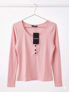 buttoned fitted top