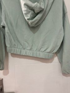 H&amp;M Crop Sweatshirt With Hoodie