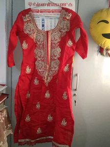 Women Sut. Salwar. No Duppta