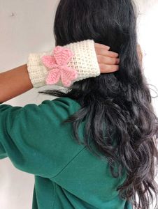 Crochet bow fingerless gloves