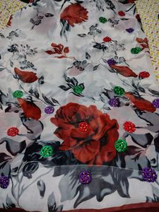 Floral Print Saree with Blouse Piece