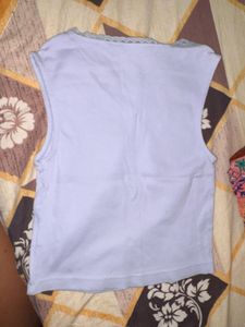 Cute Lace Trim V-Neck Sleeveless Top