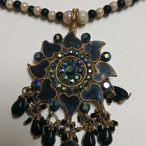 pendent set