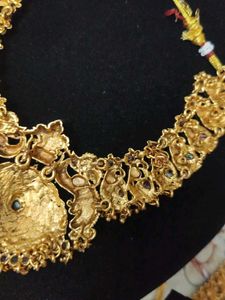 matt gold finish necklace set