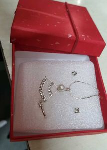 Elegant Jewellery Set with Ring