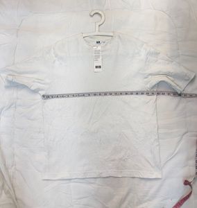 UNIQLO Classic White Crew Neck T-Shirt