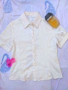 white Collared Short Sleeve Top