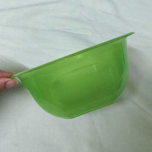 🆕 Green Plastic Bowl