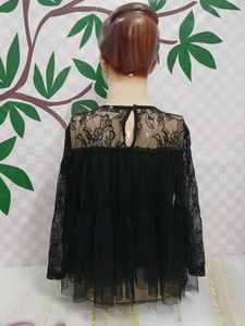 (700)Black Lace Tulle Top
