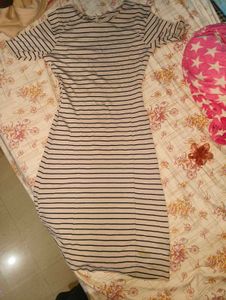 Striped Short Sleeve Dress 🖤🤍