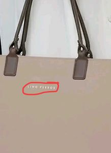 Elegant Tote Bag - Chic and Versatile