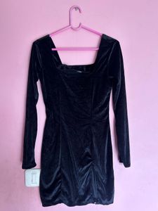 Elegant Black Velvet Mini Dress