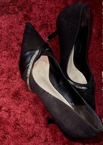 Chic Black Heels with Rhinestone Accent