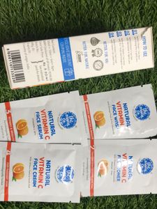 The Moms Co. Skin Care Kit (Natural Vitamin C)