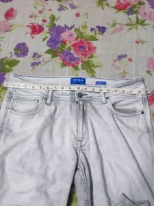 Light Wash Denim Jeans