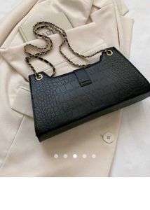 Chic Black Croc Embossed Chain Shoulder Bag