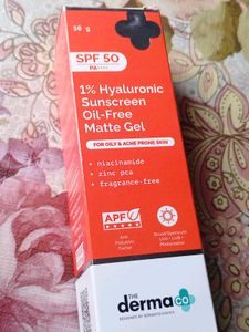 The Derma Co. SPF 50 1% Hyaluronic Sunscreen Gel