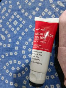2 dreses and new face wash free