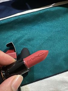 MAC Powder Kiss Lipstick - Dubonnet Buzz