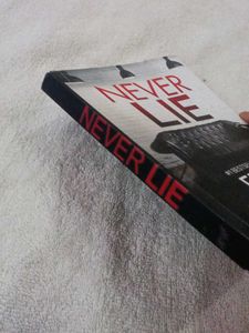Never Lie by Freida McFadden Book