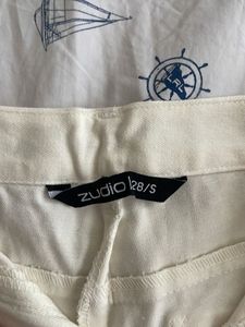 Chic White Embroidered Shorts