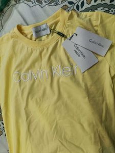 Calvin Klein t shirt