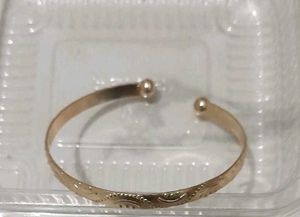 anti tanish Elegant Gold-Tone Bangle Bracelet
