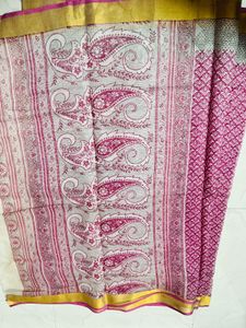 Elegant Paisley Print Saree