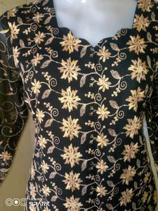Elegant Black &amp; Gold Embroidered Kurta