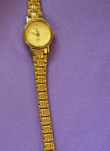 Elegant Gold Tone Women's Watch