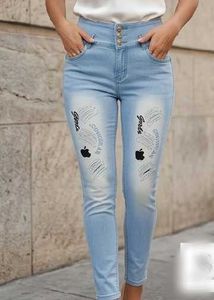 Light Wash Ripped Jeans
