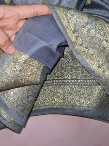 Elegant Grey Saree with Golden Motifs