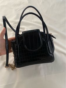 ZARA SLING BAG
