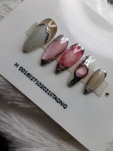 By 1 Get '1 free designer pressons Nail  Set