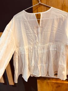 new piece white V-Neck Button-Up Tunic