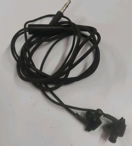 Black Wired Earphones