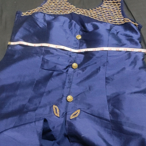 Indo western dress,sleeves are unstitched