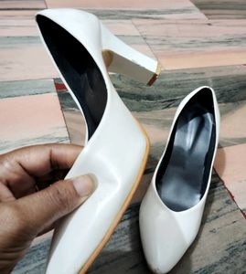 Beautiful Heels👠 Size issue So I Want to Sell