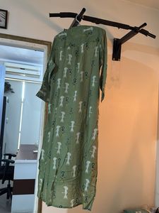 Elegant green Kurta with Printed Peacocks