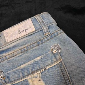low waist Distressed Denim Shorts with Pearls