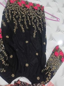 Elegant Black Embroidered Kurta