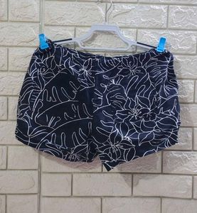 Gap Black and White Tropical Floral Shorts