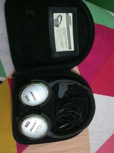 "Bose"Wired Headset With Protective Case