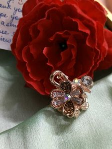 Gold tone Floral Hair Claw Clips